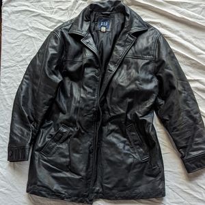 Vintage 90s Gap 100% genuine leather jacket. Black L.